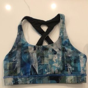 Lululemon sports bra